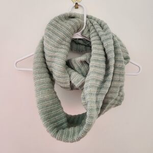 Source Unknown Soft Green Knit Scarf